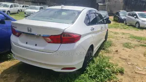 Honda Grace 2017 White