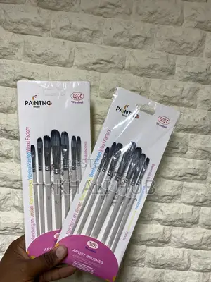 Paint Brushes With Soft Bleached Bristles