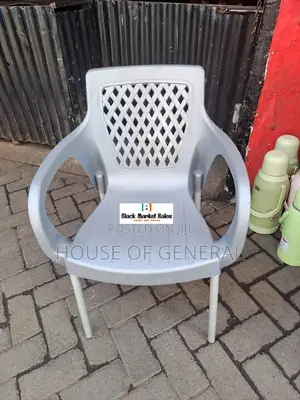 Strong Plastic Chairs With Metal Tubing