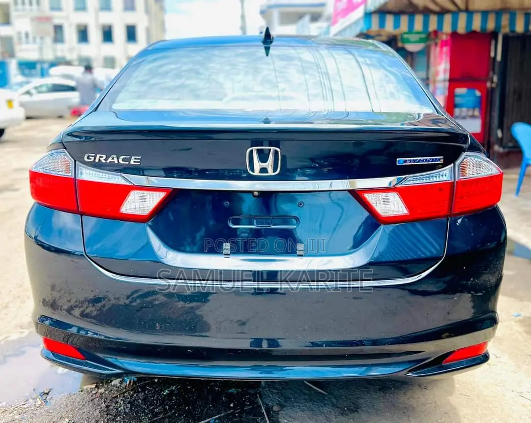 Honda Grace 2017 Gray