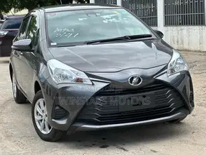 Toyota Vitz 1.3 FWD 5dr 2019 Gray