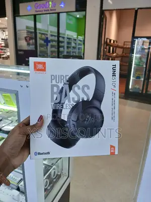 JBL Tune 510 Headphones in Midnight Black