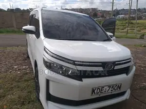 Toyota Noah Newshape Ready for Rental