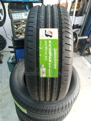 225/55r16 Bridgestone Tyre