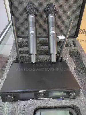 BNK 902 Wireless Microphone With Brief Case