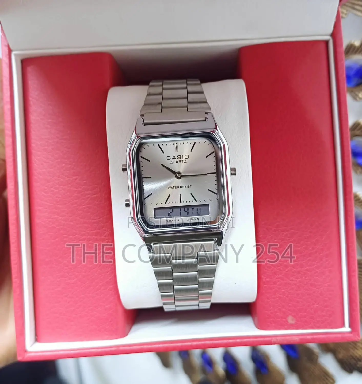 Casio Dualtime
Analogue and Digital Display