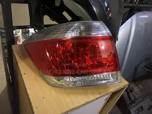 Toyota Kluger 2013 Taillight