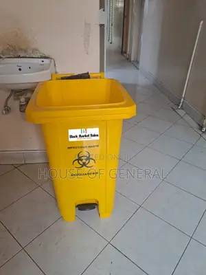 100 LTRS Yellow Garbage Bin With Wheels