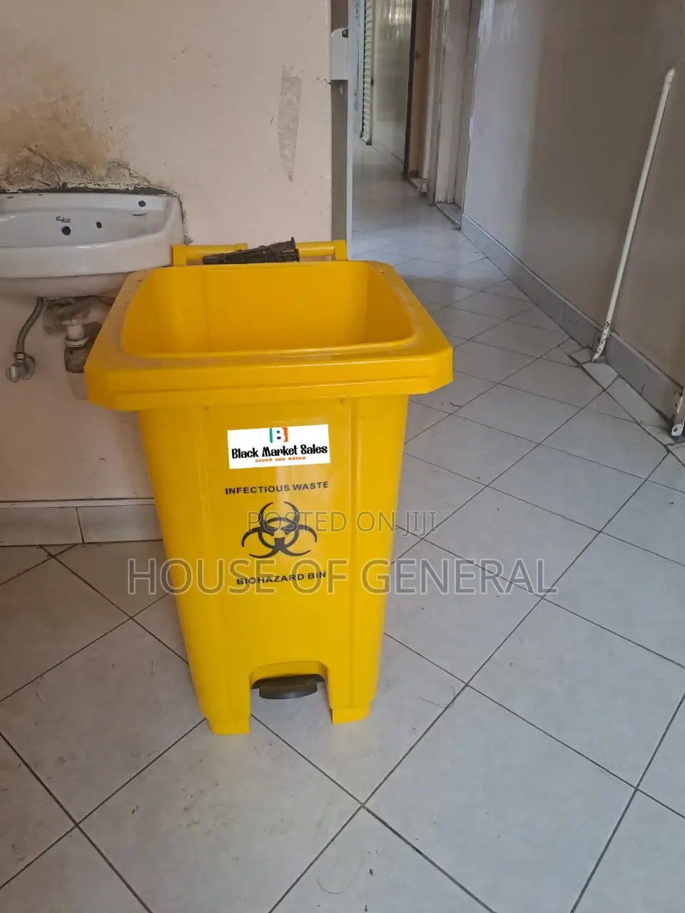 100 LTRS Yellow Garbage Bin With Wheels
