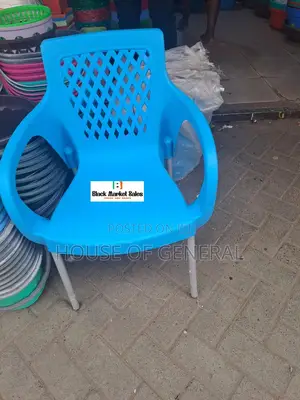Plastic Chairs With Metal Tubing
