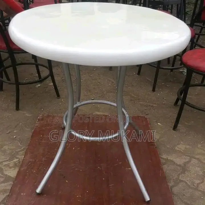 Restaurants and Bar Round Table