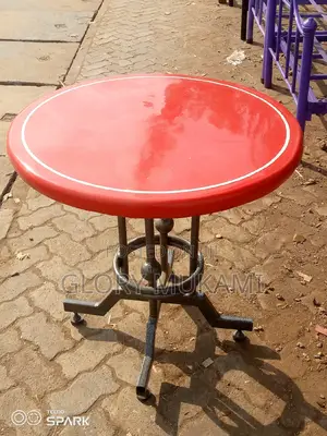 Restaurants and Bar Round Table