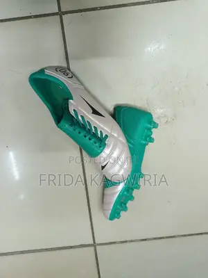 Soccer Boots With Side Laces
