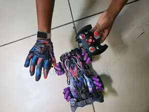 Rc Stunt Car With Kinetic Sensing Gloves and Controller
