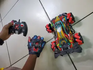 Rc Stunt Car With Kinetic Sensing Gloves and Controller