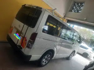 Toyota HiAce 2015 White