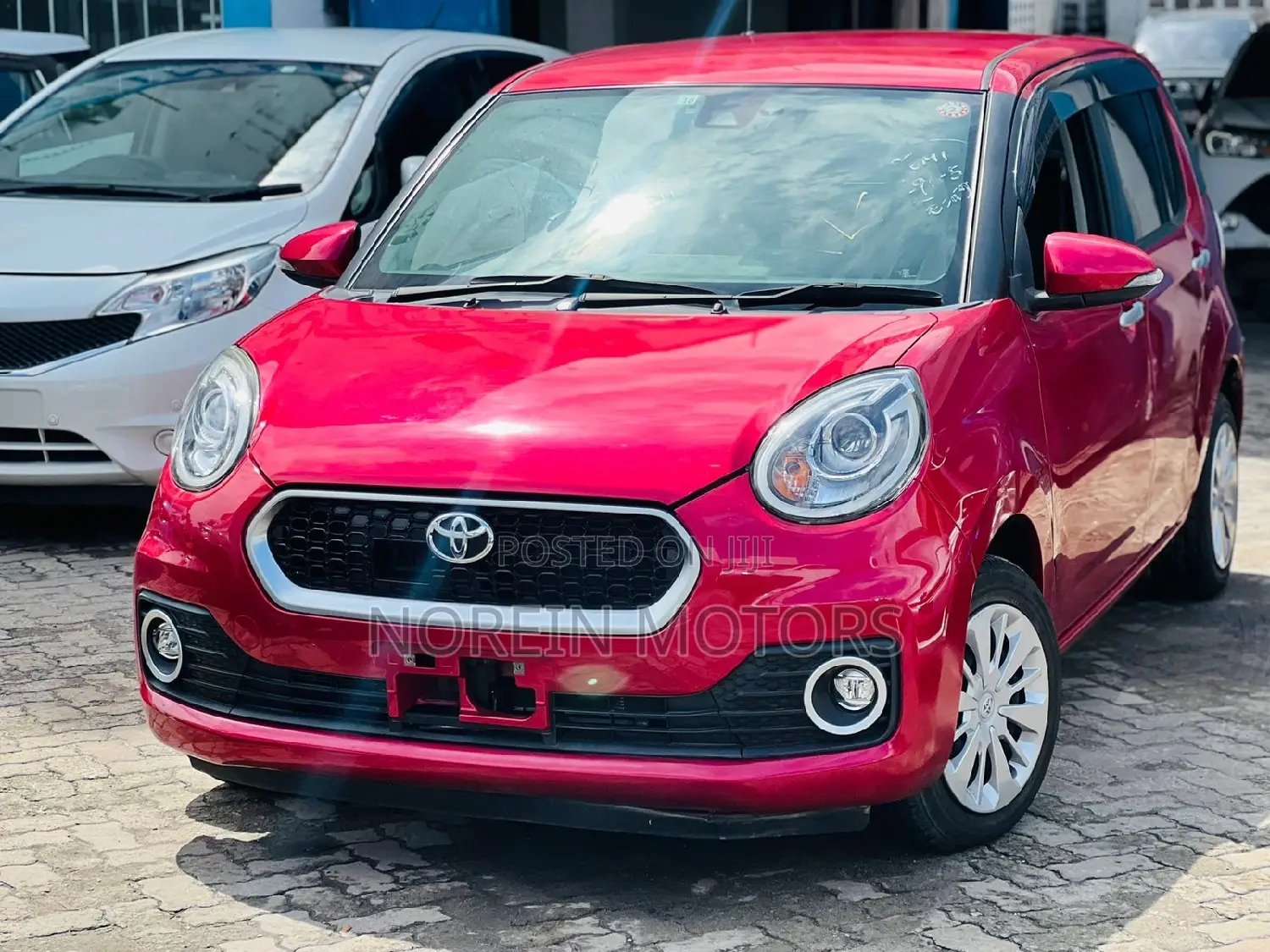 Toyota Passo 2017 Red