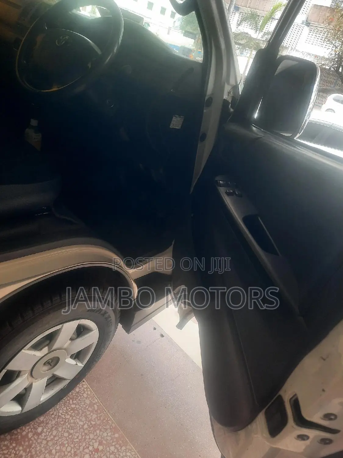 Toyota HiAce 2015 White