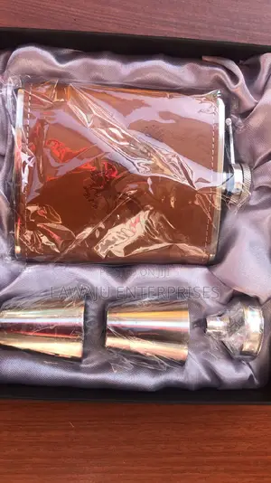 Leather Cover Whiskey Flask With 2 Glasses