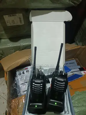Two Way Baofeng Radio Calls 5kms Long Range 2pcs Hand Held