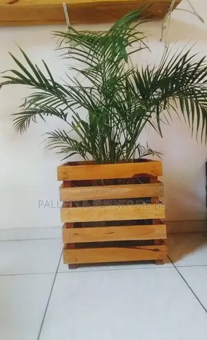 Pallet Planter Box