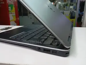 Laptop Dell Latitude E7240 8GB Intel Core I7 SSD 256GB