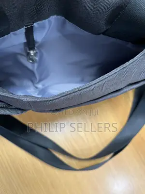 Wiwu Tailored 14” Macbook Air Laptop Hand/Shoulder