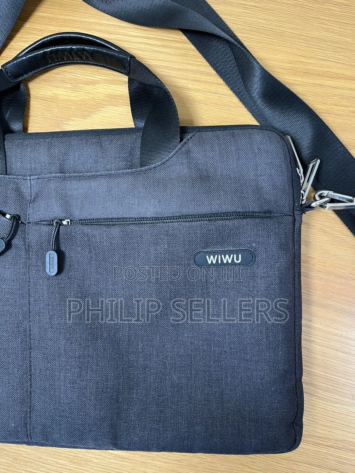 Wiwu Tailored 14” Macbook Air Laptop Hand/Shoulder