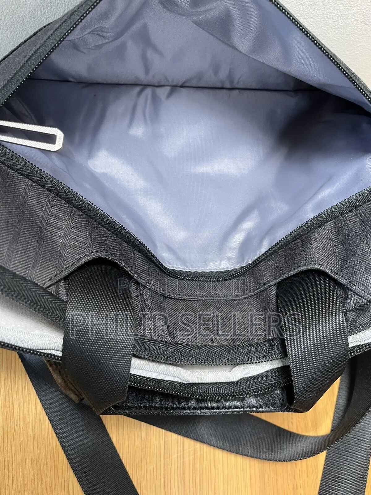 Wiwu Tailored 14” Macbook Air Laptop Hand/Shoulder