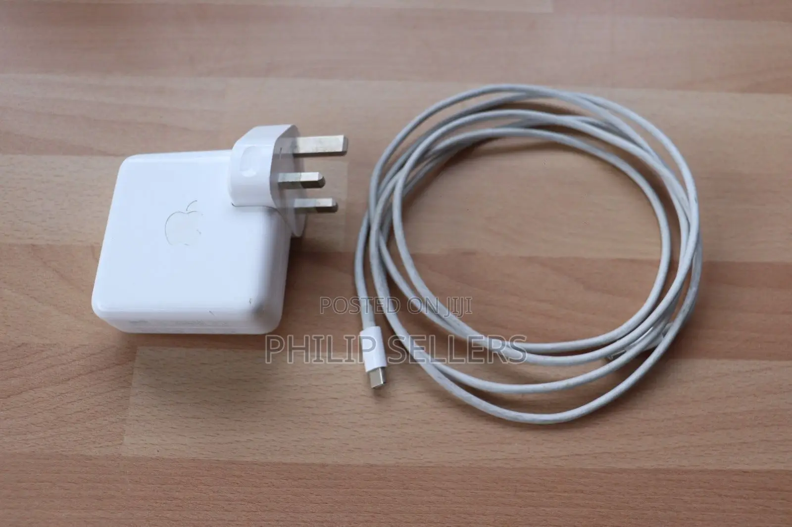 Apple 61W USB C Charger A1947 Macbook Pro Air Power Adapter