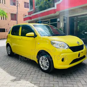 Toyota Passo 2017 Yellow