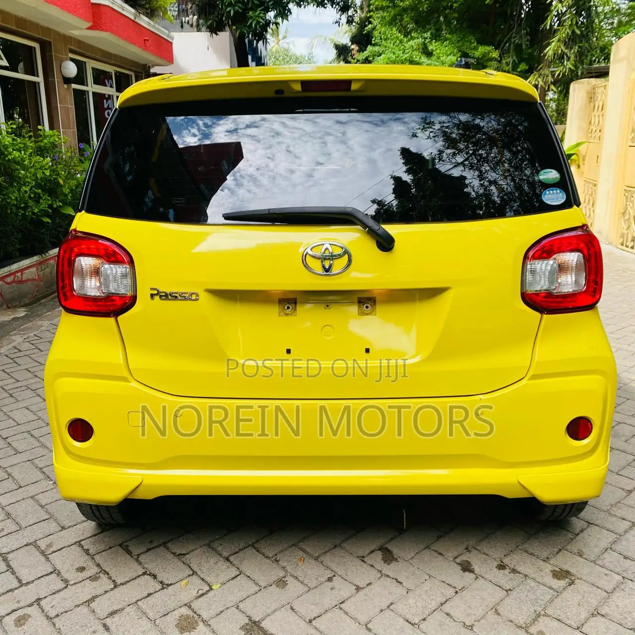 Toyota Passo 2017 Yellow