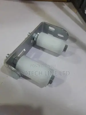 Adjustable Sliding Gate Roller Bracket With Rollers