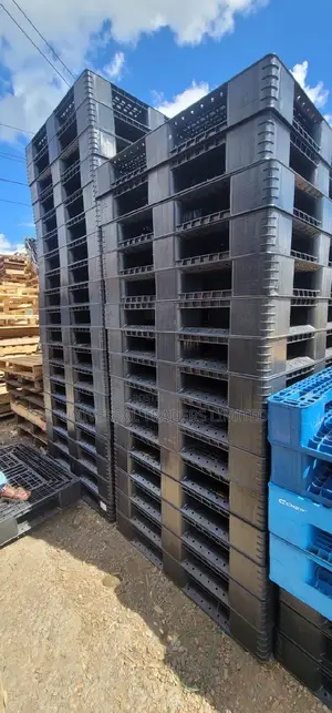 Brand New Heavy Duty Plastic Pallets