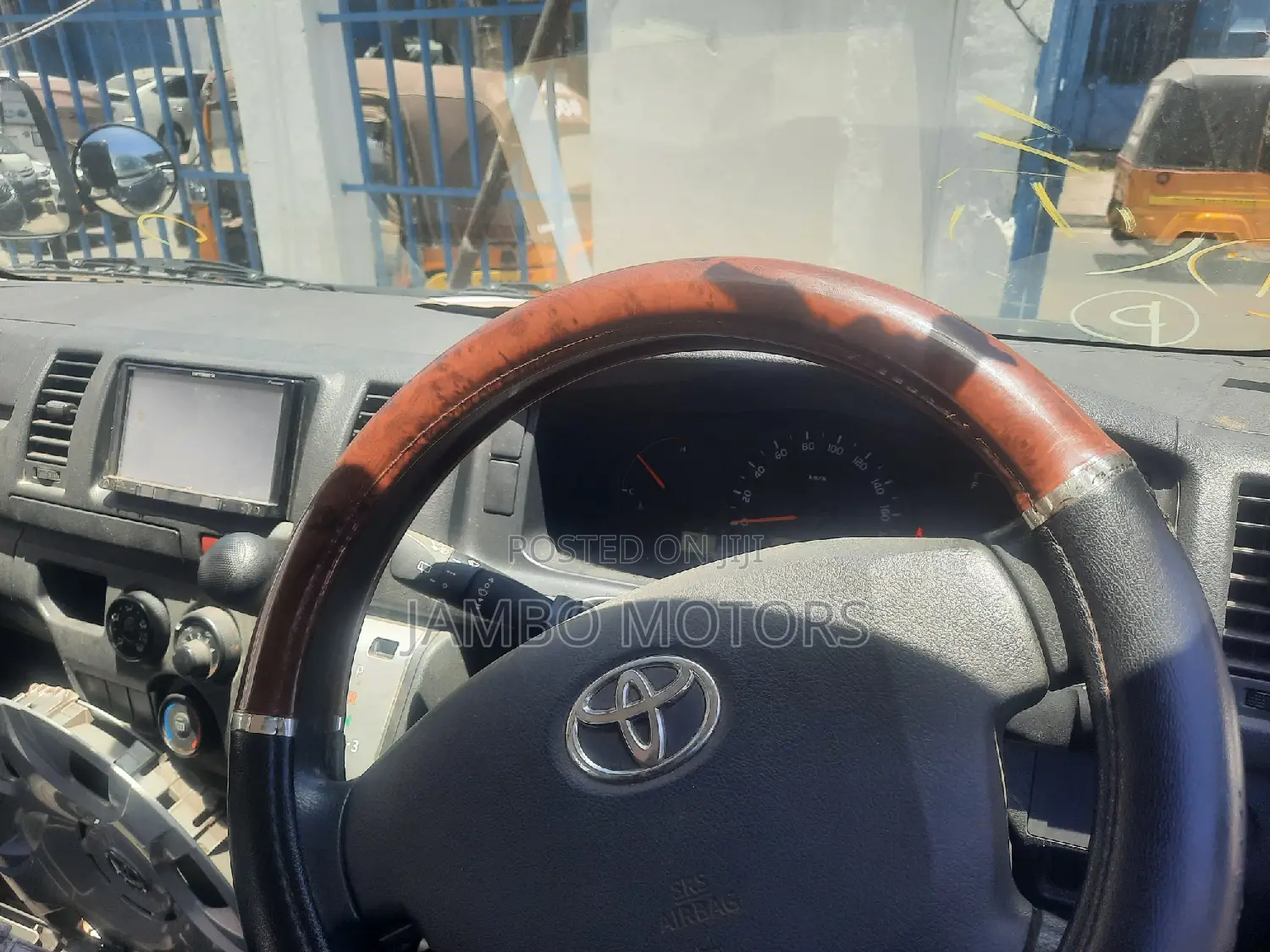 Toyota HiAce 2017 Blue