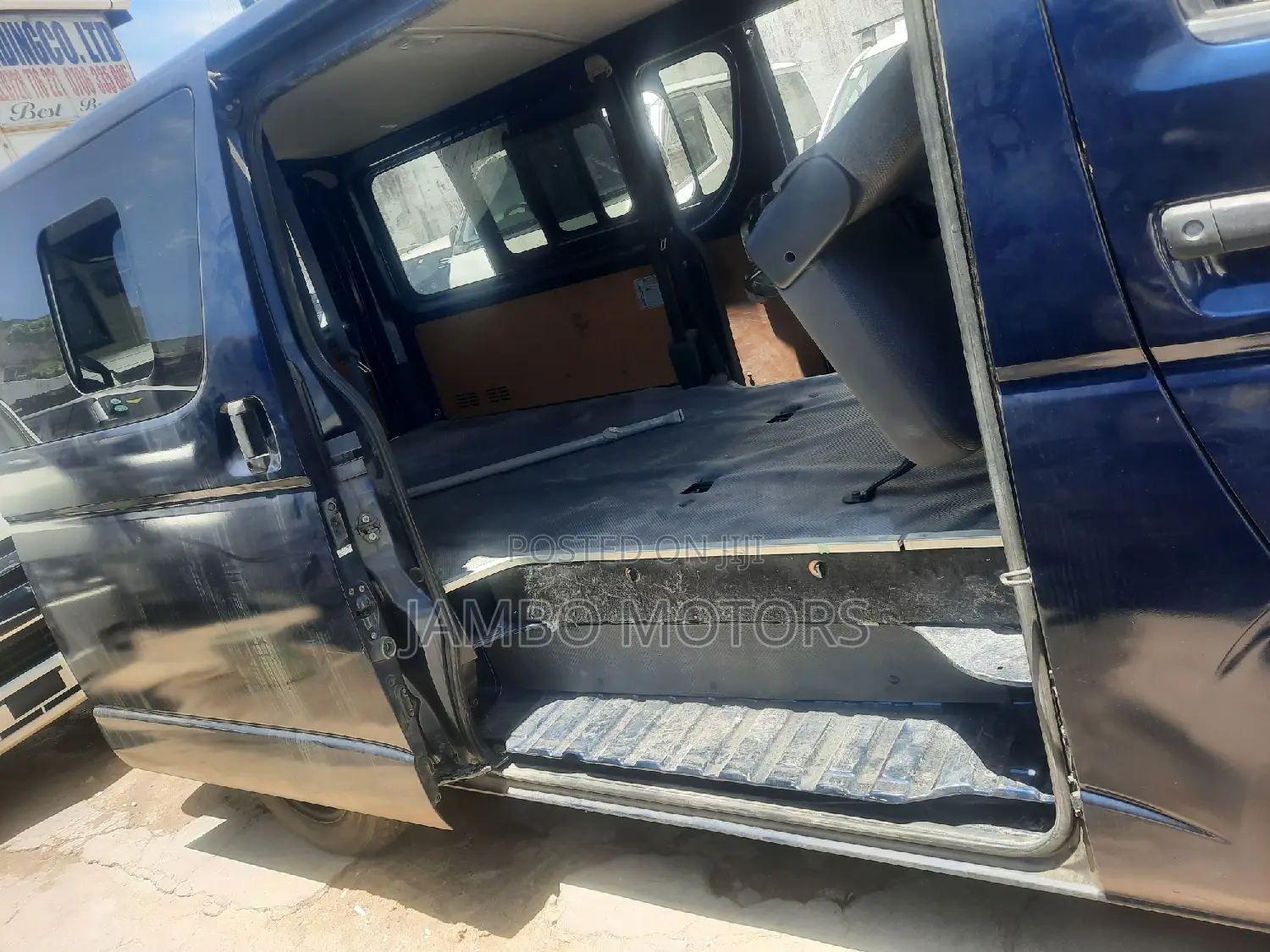 Toyota HiAce 2017 Blue
