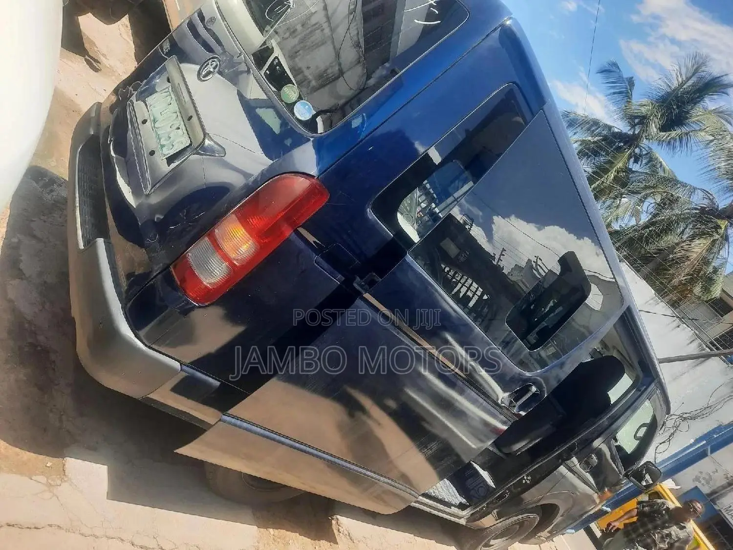 Toyota HiAce 2017 Blue