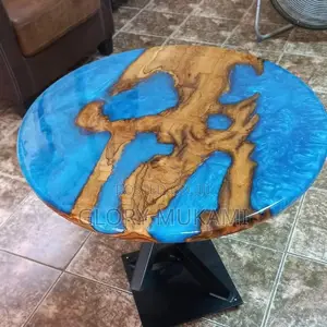 Restaurants Round Marble Table