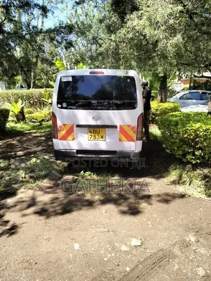 Toyota HiAce 2005 White