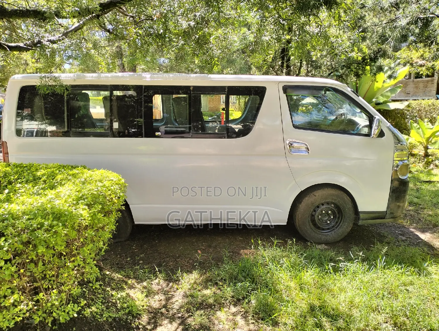 Toyota HiAce 2005 White