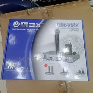 Omax 767 Wireless Microphone