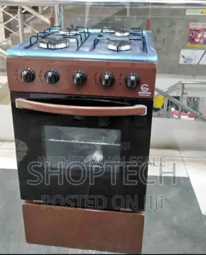 Full Gas Four Burner Standing Cooker. Four Burner