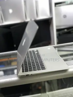 Laptop Apple MacBook Air 2017 8GB Intel Core I7 SSD 256GB