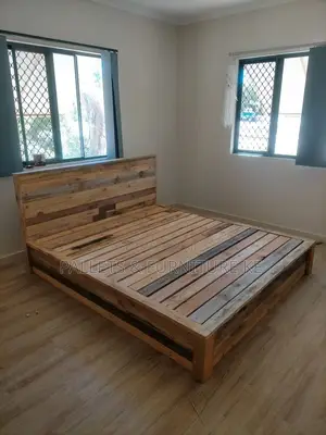 Pallet Elegance Bed #908