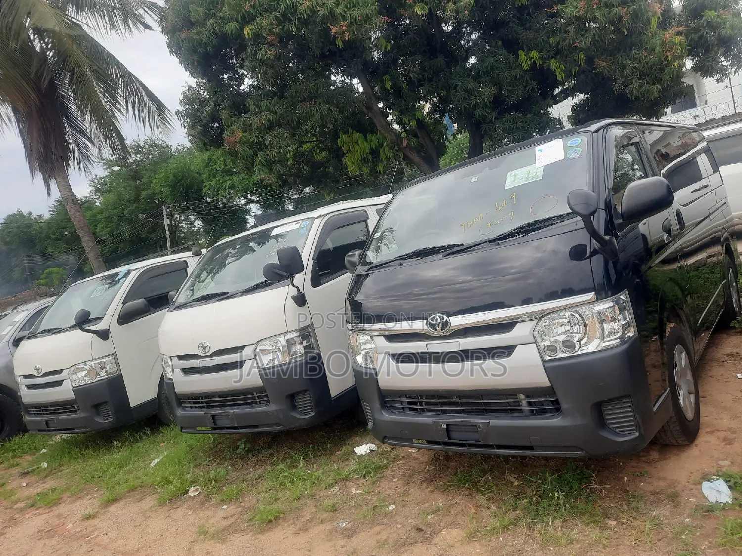 Toyota Regius 2017 Black