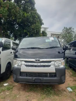 Toyota Regius 2017 Black
