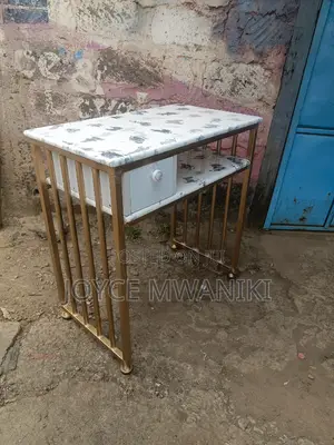 Manicure Marble Table, Black and White