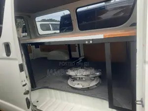 Toyota Regius 2017 White
