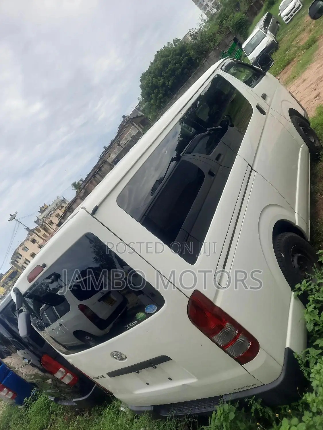 Toyota Regius 2017 White