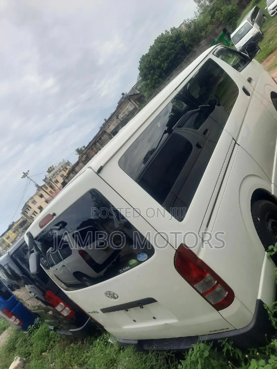 Toyota Regius 2017 White